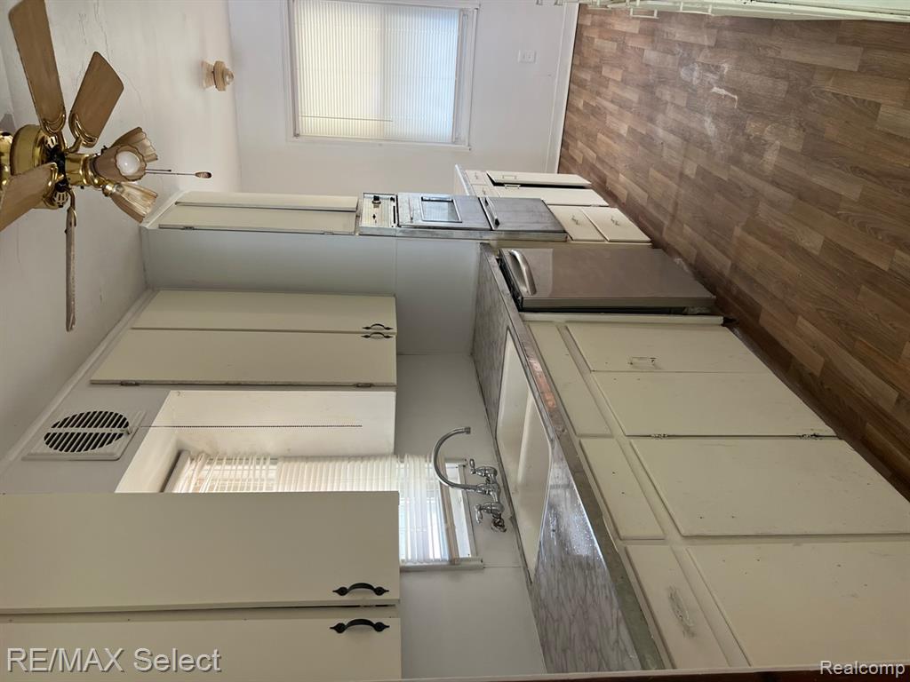 549 Buckingham Avenue, Flint, MI 48507 — Photo 6