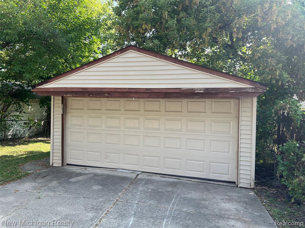 5709 WEDDELL Street, Dearborn Heights, MI 48125 — Photo 2