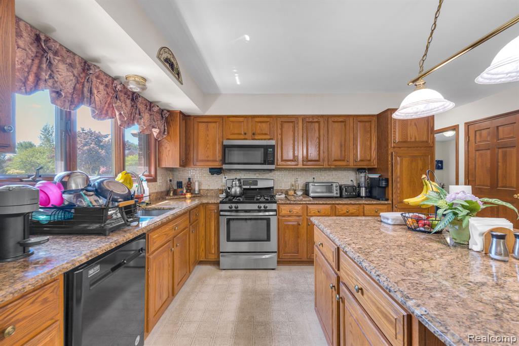 43746 Via Antonio Drive, Sterling Heights, MI 48314 — Photo 15