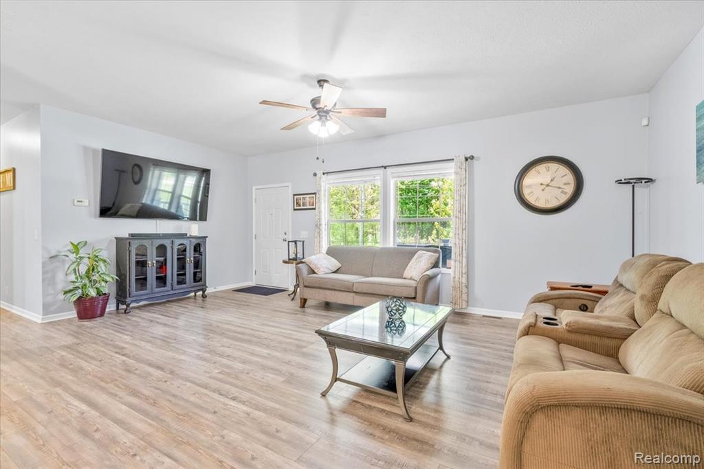 11541 McFall Drive, Willis, MI 48191 — Photo 6