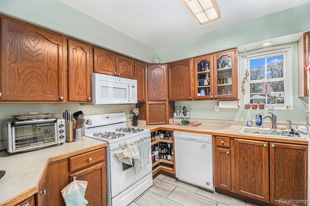 935 Ottawa Avenue, Ypsilanti, MI 48198 — Photo 8