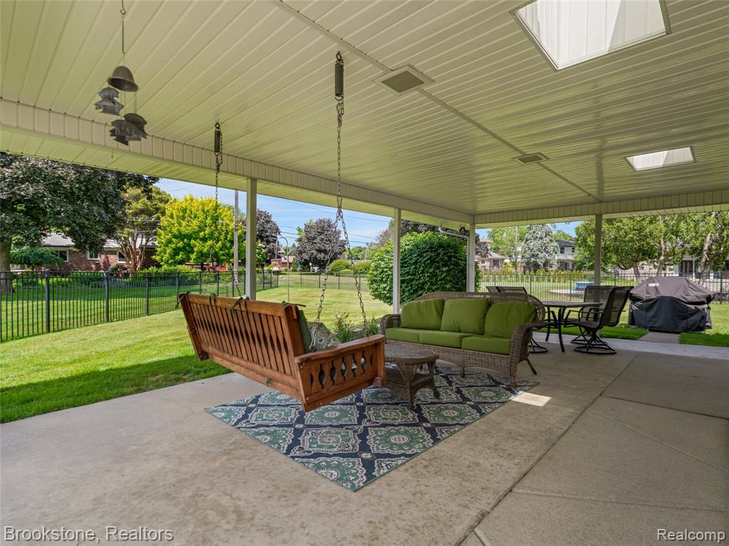 6042 Ravenswood Drive, Utica, MI 48316 — Photo 26