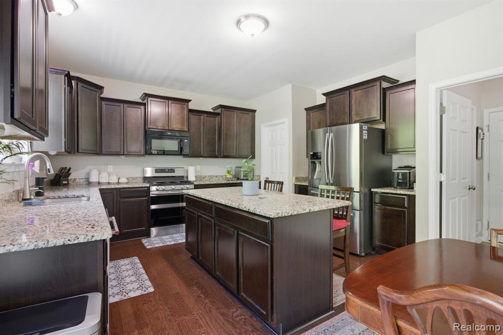 28720 Apple Blossom Drive, Flat Rock, MI 48134 — Photo 18