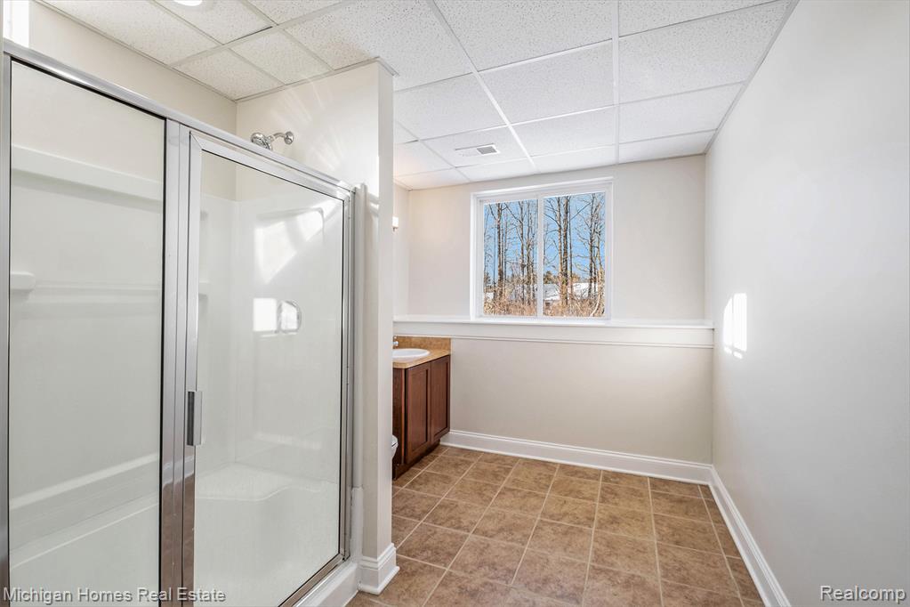 8096 Peninsula Circle, Grand Blanc, MI — Photo 26