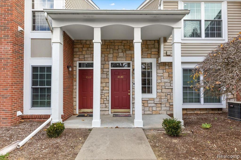 4648 BERKSHIRE Drive, Sterling Heights, MI 48314 — Photo 3