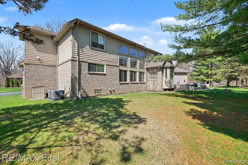 20400 Robinway Drive, Macomb, MI 48036 — Photo 44