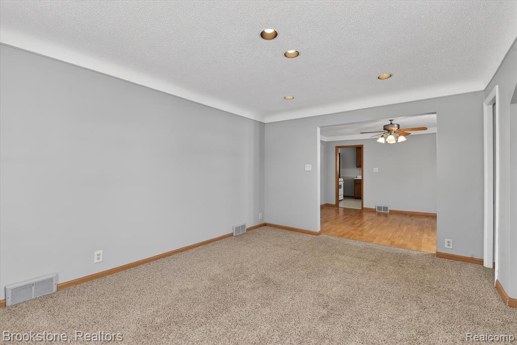 14801 Pennsylvania Road, Riverview, MI 48193 — Photo 6
