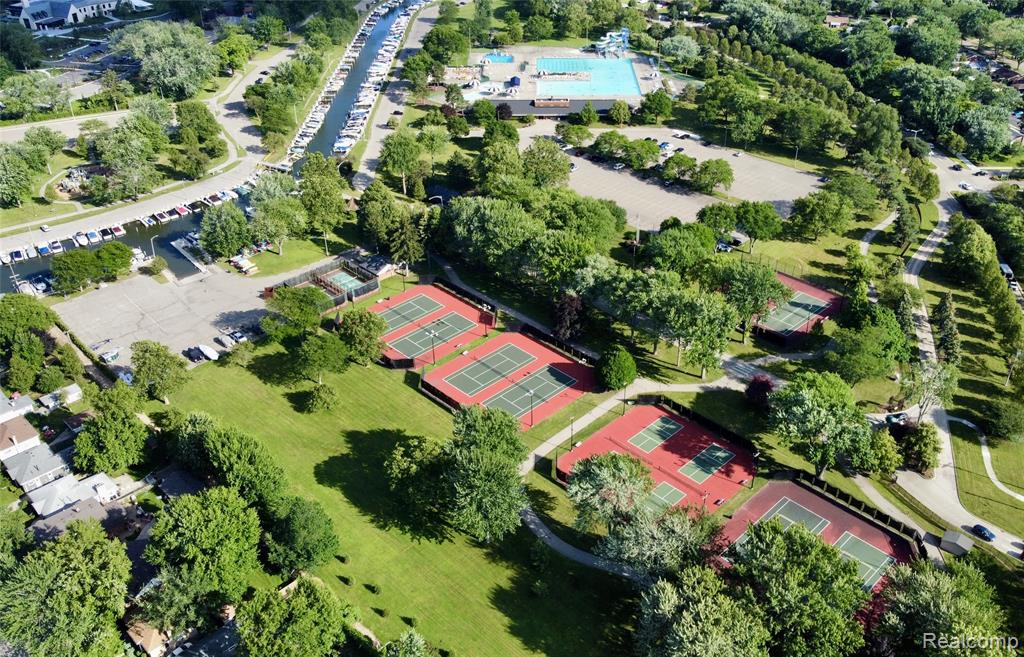 20740 Marter Road, Grosse Pointe Woods, MI 48236 — Photo 29