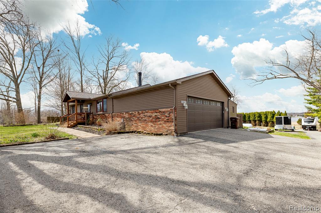 4609 Parker Drive, Howell, MI 48843 — Photo 36