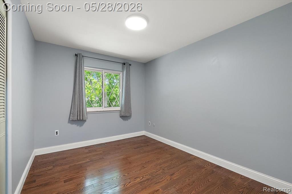25136 Westmoreland Drive, Farmington, MI 48336 — Photo 25