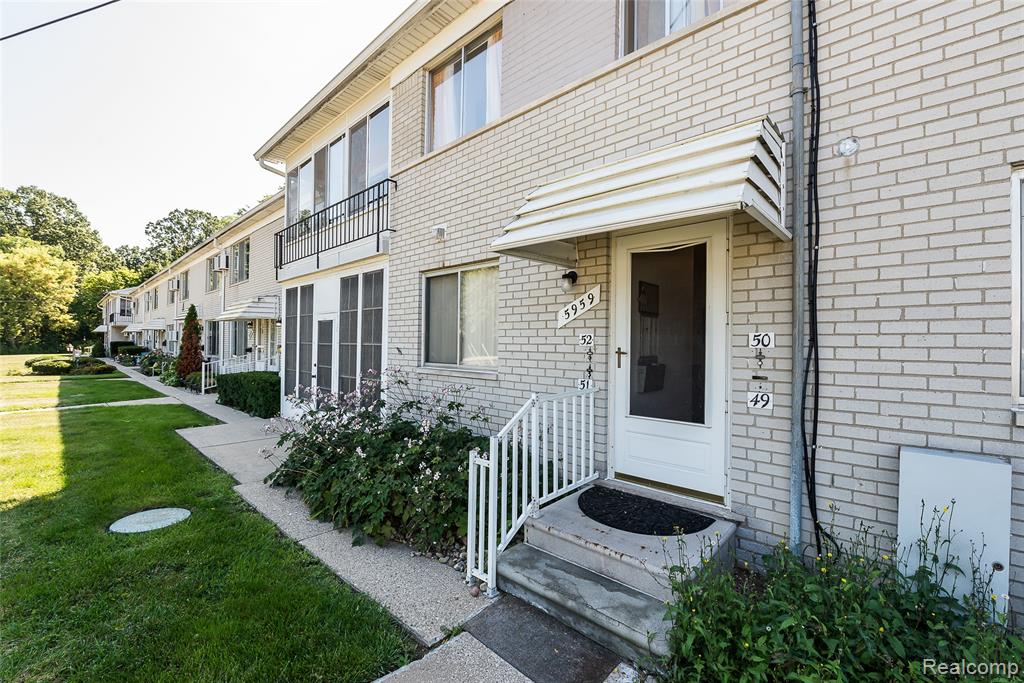 5959 Alan Drive - Photo 3