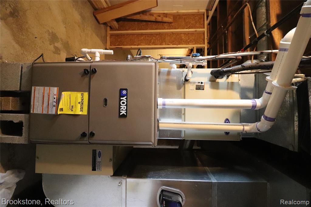 2595 Yargerville Road, La Salle, MI — Photo 29