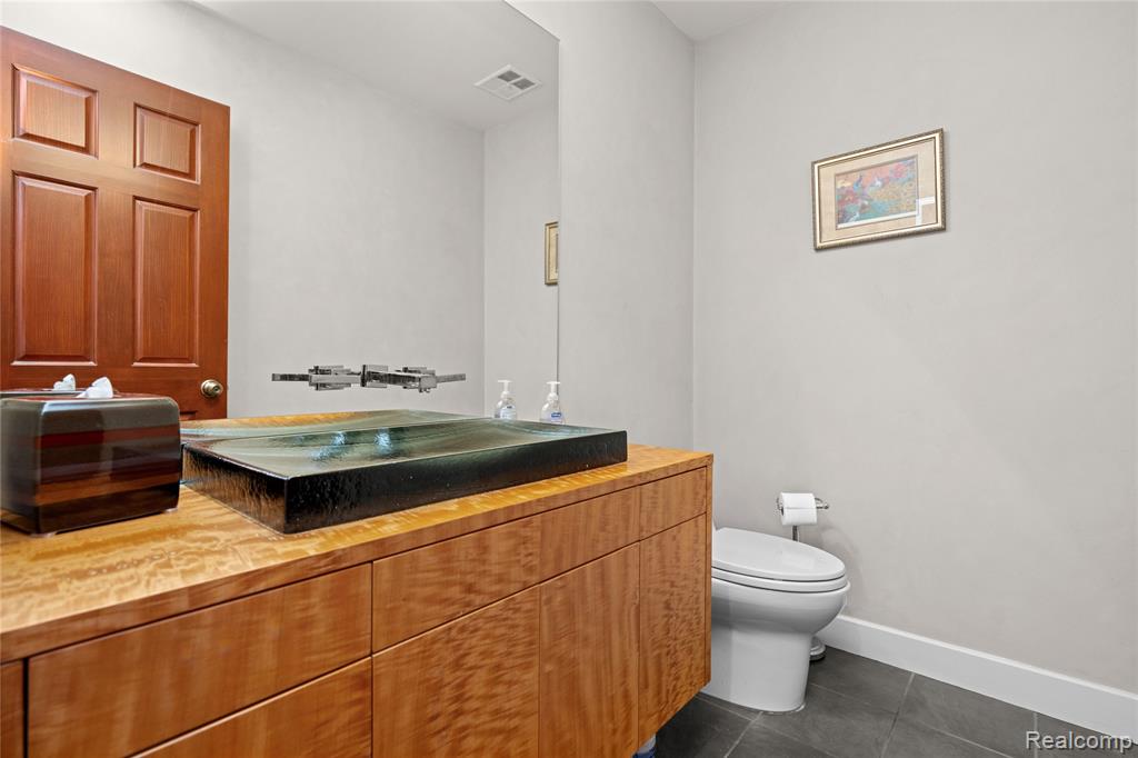 4700 S Valleyview Road, West Bloomfield, MI 48323 — Photo 17