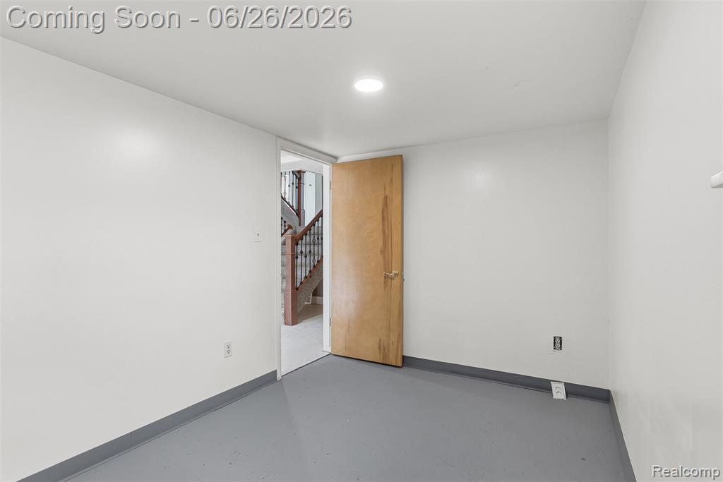 5120 Hillcrest Circle, Flint, MI 48506 — Photo 34