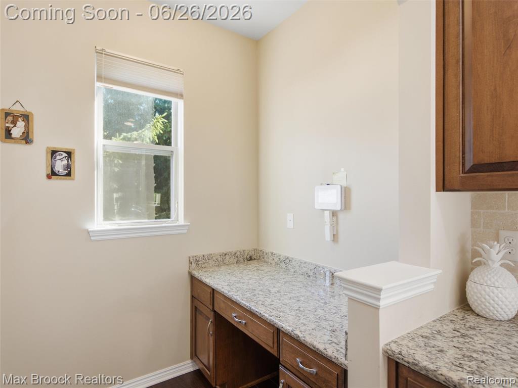 583 Birchcrest Court, Oakland, MI — Photo 21
