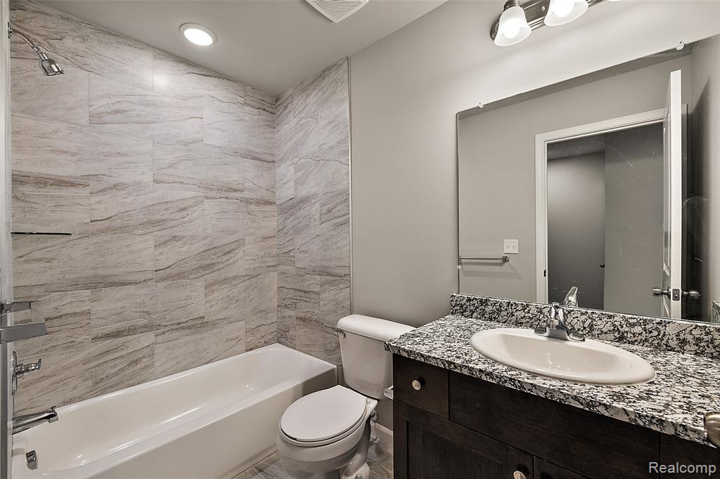 51428 Marlin Drive, Chesterfield, MI — Photo 40