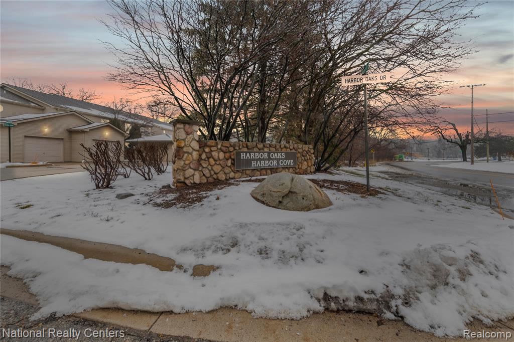 4967 Oak Hill Drive, Waterford, MI 48329 — Photo 4