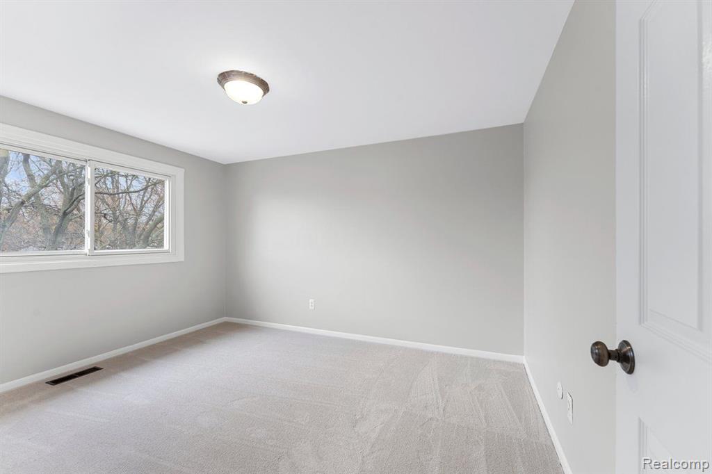 42275 CHATTERTON Court, Northville, MI 48168 — Photo 34