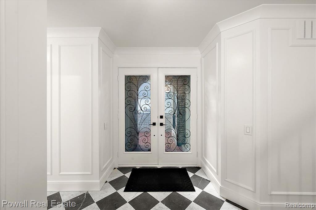 1447 Ravineview Court, #C-12, Bloomfield Hills, MI 48304