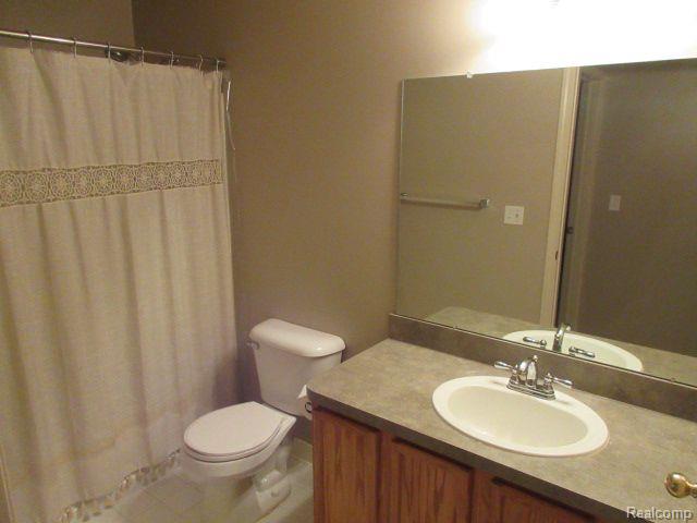 4192 BERKELEY Avenue, Canton, MI 48188 — Photo 16