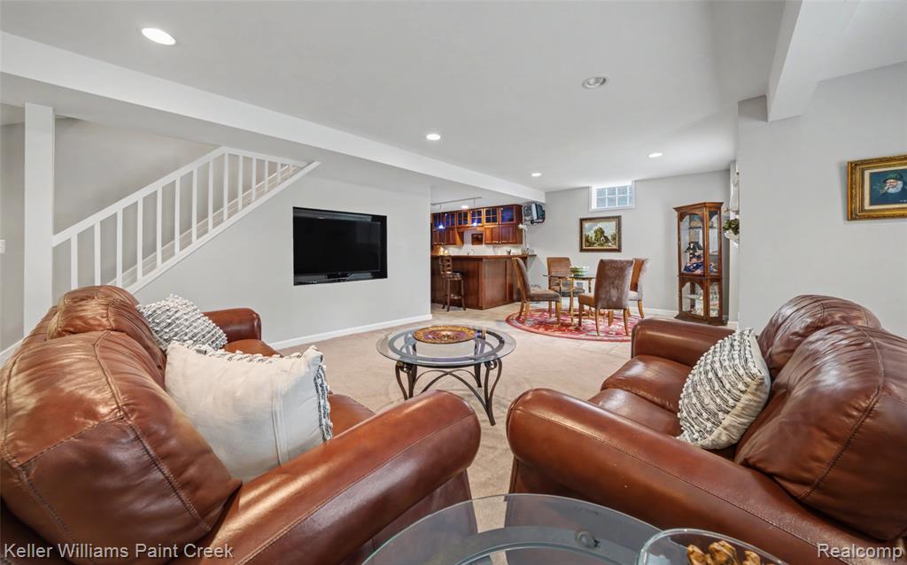 247 Glenmoor Drive S, Rochester, MI 48307 — Photo 42