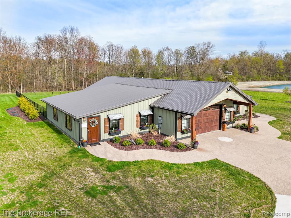 6179 W CARPENTER Road, Flushing, MI 48433 — Photo 10