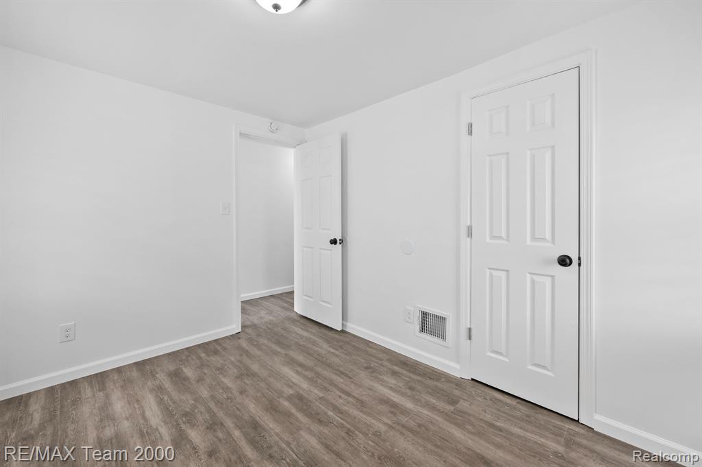 6446 CALHOUN Street, Dearborn, MI 48126 — Photo 11