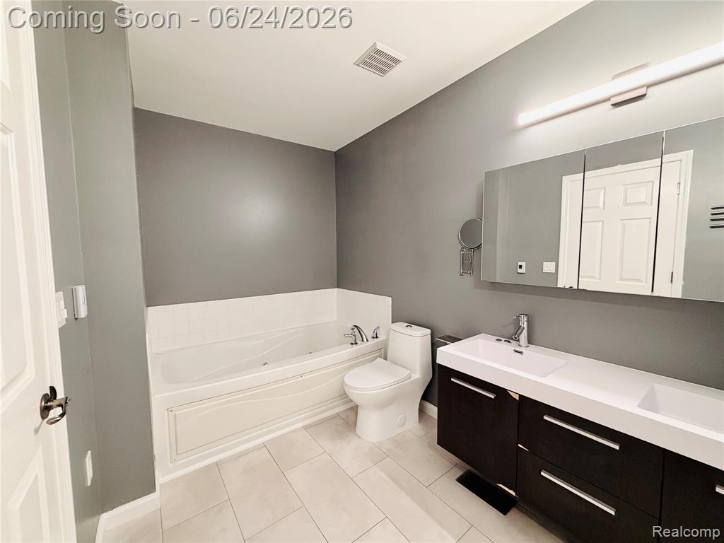 7621 Woodward Avenue, Detroit, MI 48202 — Photo 16