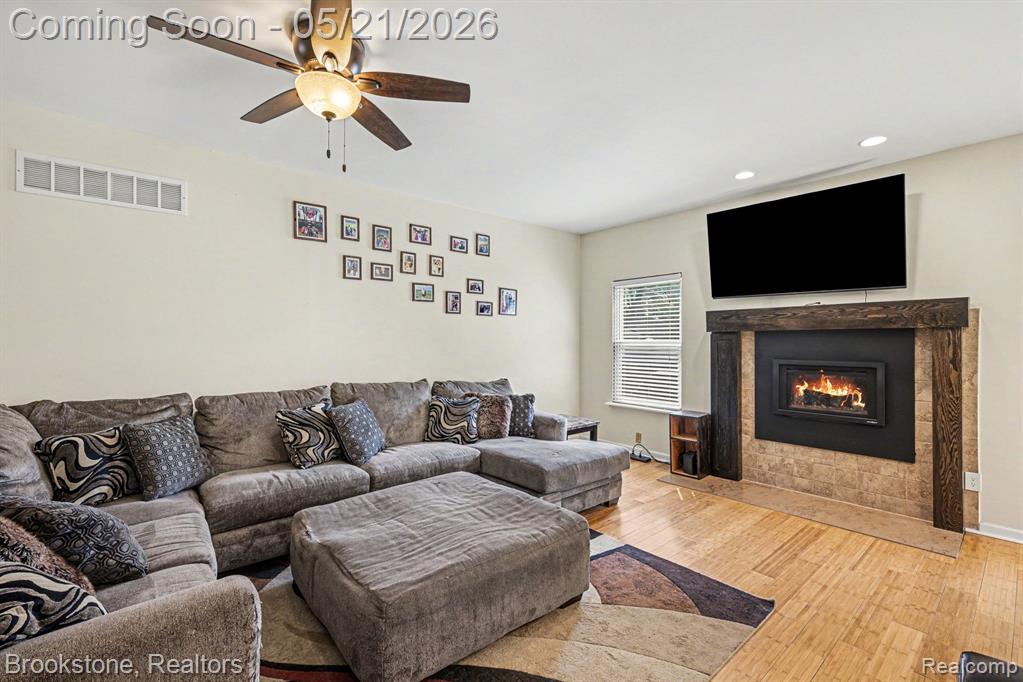 46561 Plum Grove Drive, Macomb, MI 48044 — Photo 4