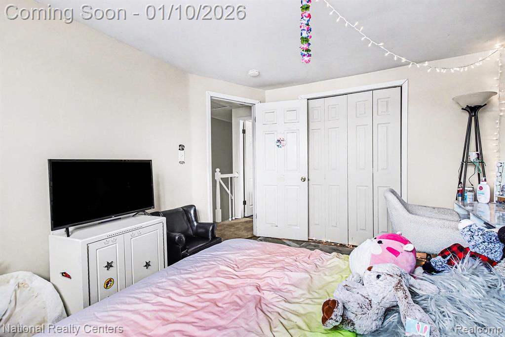 24840 Cabot Drive, Woodhaven, MI 48183 — Photo 17