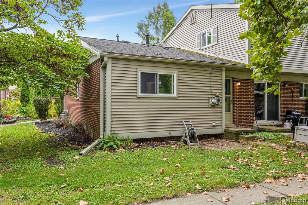 3043 Williamsburg, Ann Arbor, MI 48108 — Photo 18