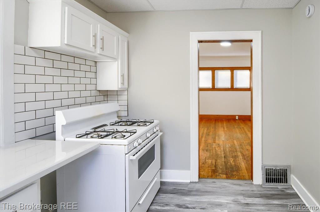 705 FRANK Street, Flint, MI 48504 — Photo 19