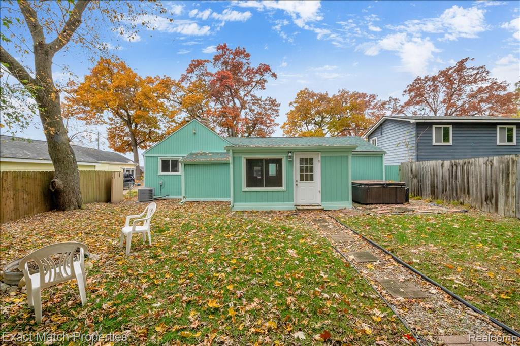 100 Danforth Street, White Lake, MI — Photo 30