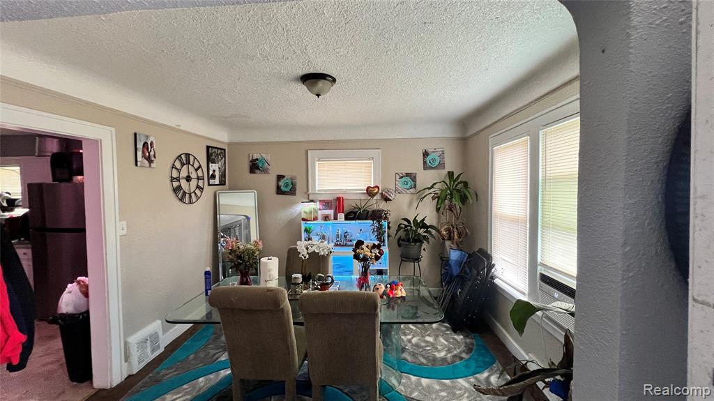 19225 Conley Street - Photo 4