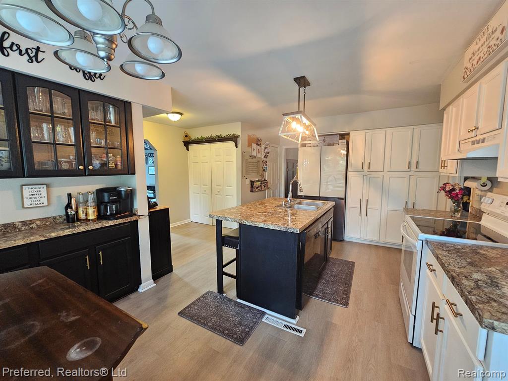6120 SIERRA Pass, Flint, MI 48532 — Photo 23
