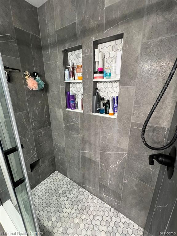 693 DEER PATH Trail, Waterford, MI 48327 — Photo 10