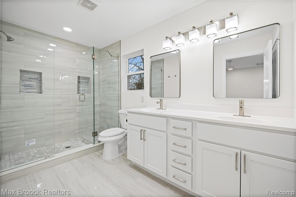 17348 Hilton Street, Southfield, MI, 48075