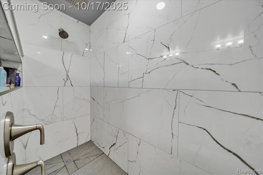 818 Longfellow Avenue, Royal Oak, MI 48067 — Photo 37