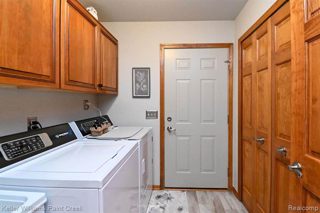 4442 WISTERIA Court, Warren, MI 48092 — Photo 20