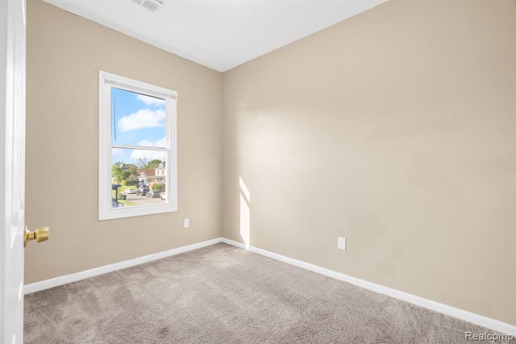 6423 Hazlett Street, Detroit, MI 48210 — Photo 37