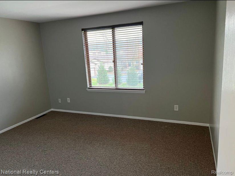 7210 BLUEWATER Drive, Clarkston, MI 48348 — Photo 8