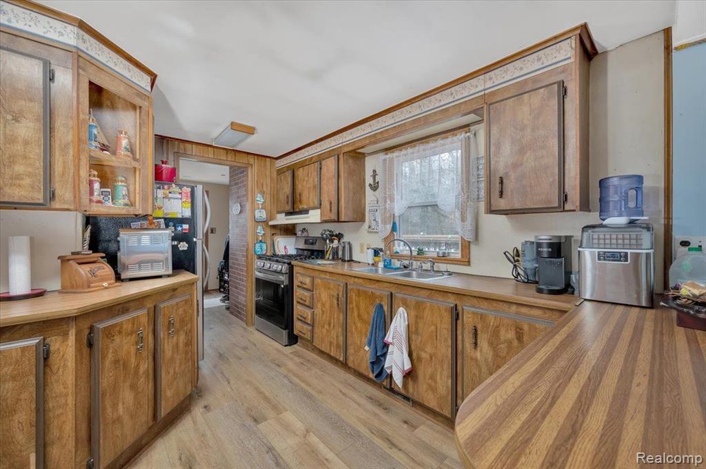 6789 LYONS Road, Imlay City, MI 48444 — Photo 10