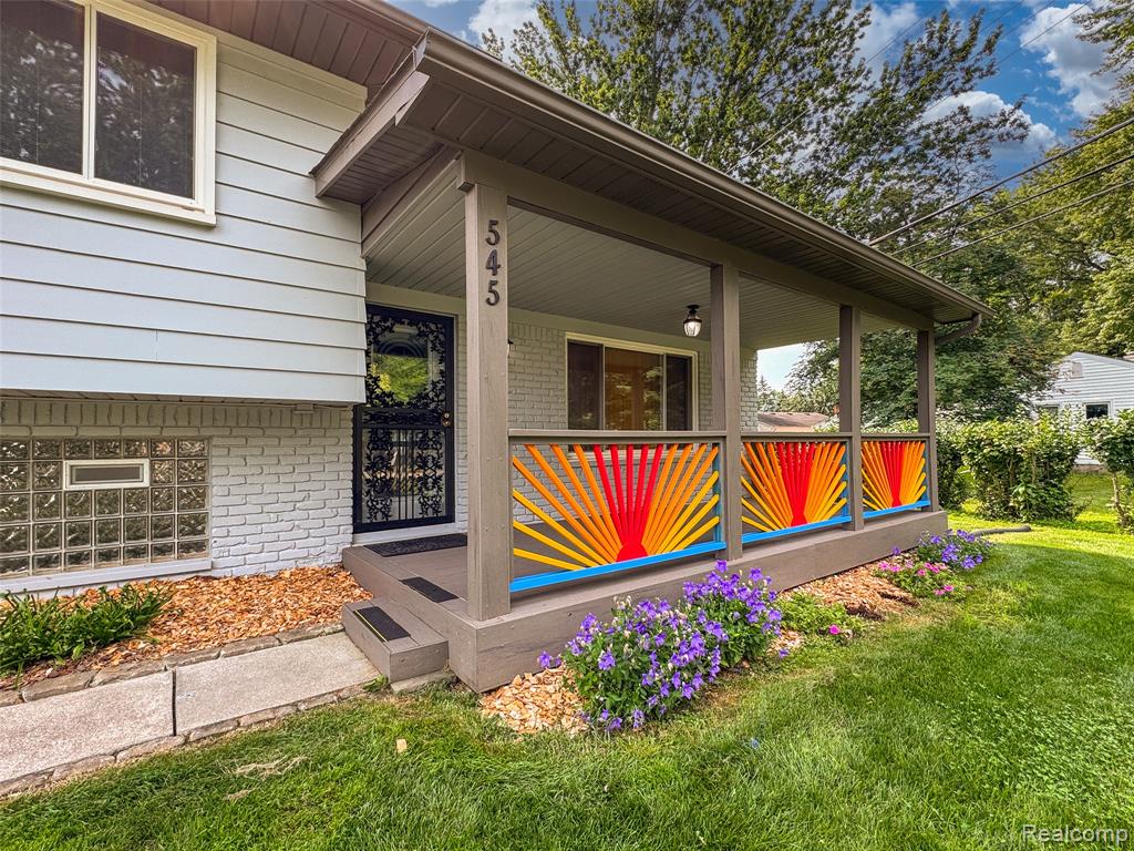 545 Woodbridge Circle, Waterford, MI 48327 — Photo 5