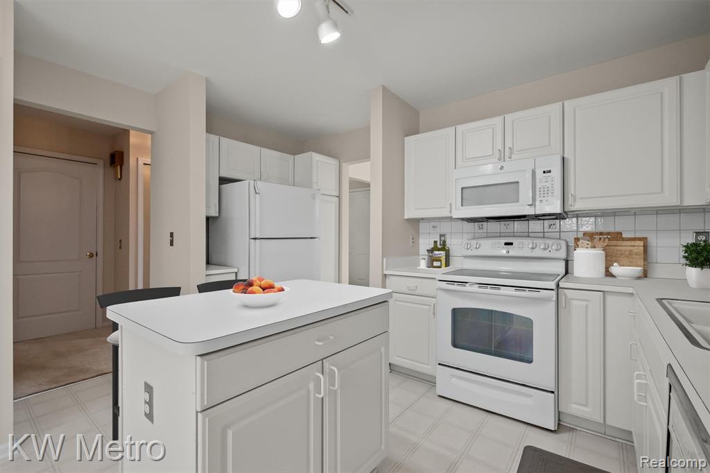5914 Creekside Drive, 78, Troy, MI 48085 — Photo 8