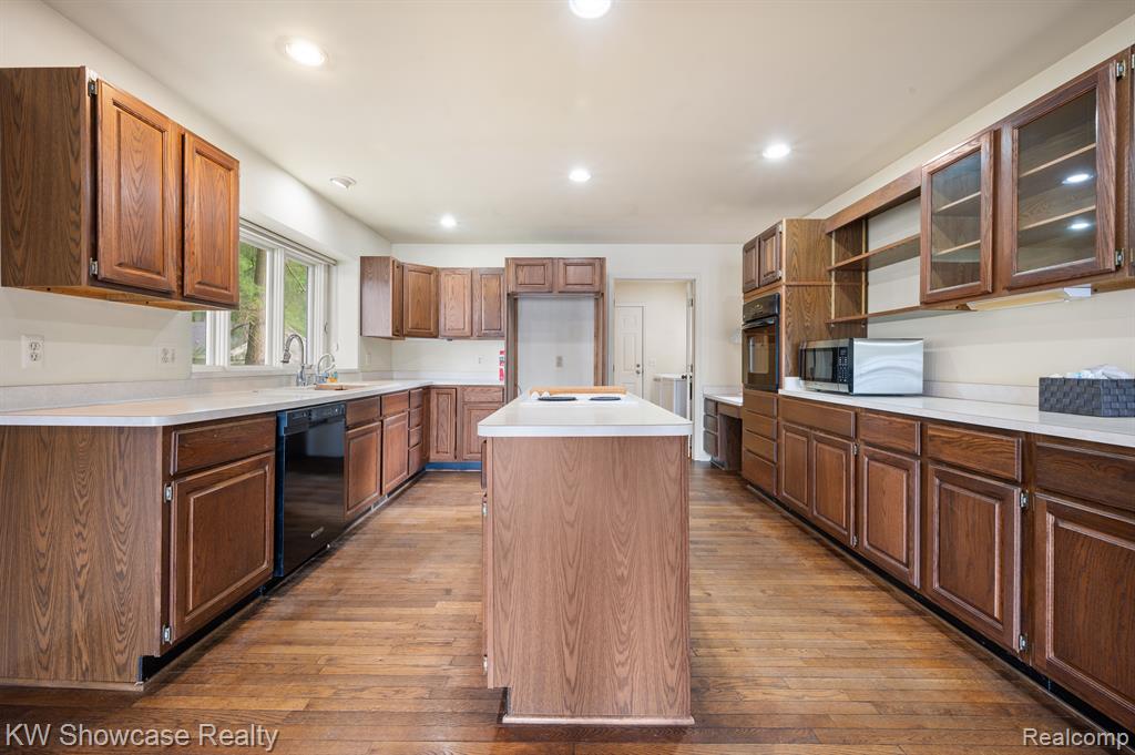 5867 COMMUNITY Drive, Brighton, MI 48116 — Photo 26