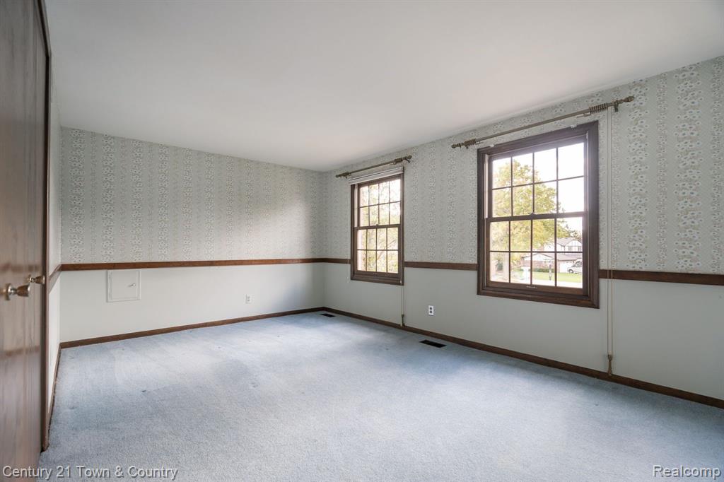 16436 OLD BEDFORD Road, Northville, MI 48168 — Photo 28