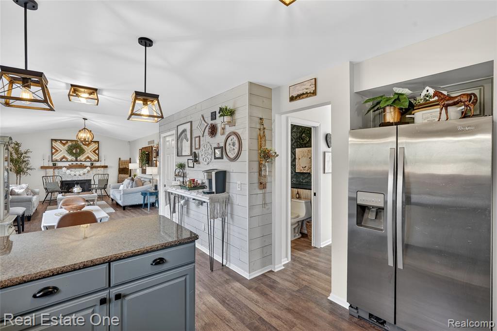 564 Dorchester Way, Milford, MI 48381 — Photo 13