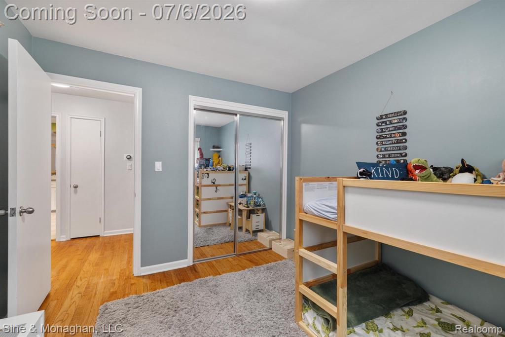 977 ROSLYN Road, Grosse Pointe Woods, MI 48236 — Photo 22