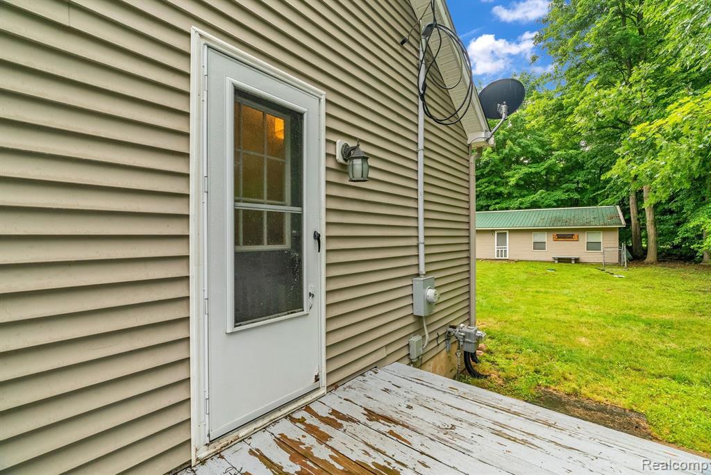 6917 CHASE LAKE Road, Fowlerville, MI 48836 — Photo 8