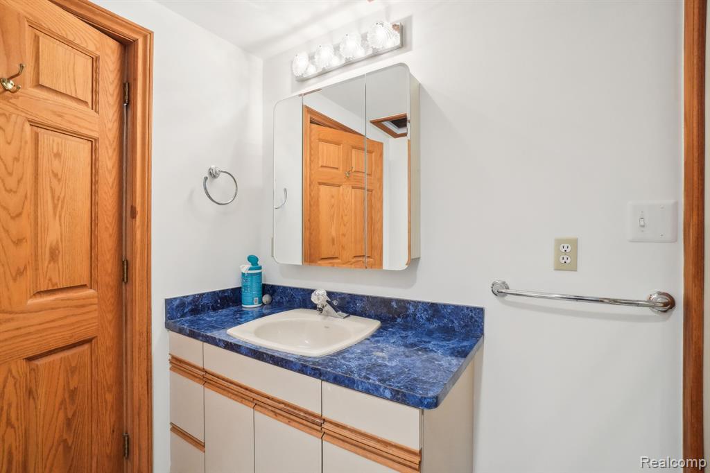 3641 MANN Road, Clarkston, MI — Photo 37